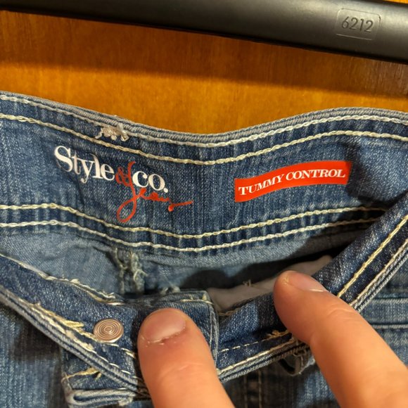 Style&Co Denim Shorts Tummy Control 6‎ Pocket - Picture 12 of 13